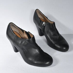 Crown Vintage Black Heeled Booties size 7.5